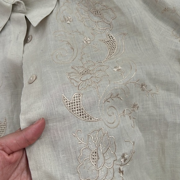 Linen embroidery beige top, size 8 - Picture 3 of 5